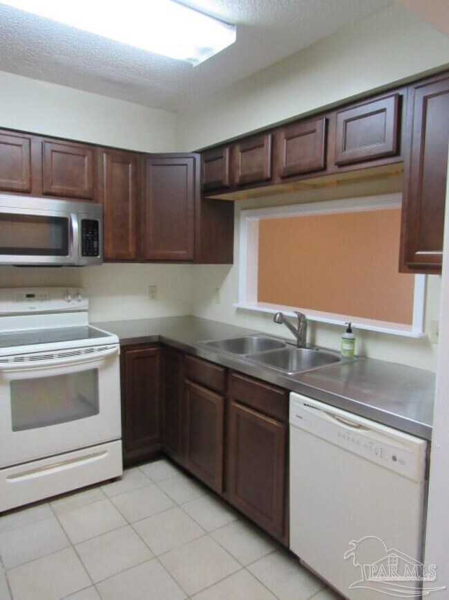 Foto del edificio - 9004 Governors Pl Ct