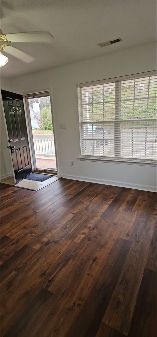 Foto del edificio - Spacious 3-Bedroom, 2-Bath Home with Modern Updates in Conway, SC - Long Term Rental