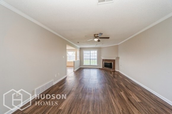 Building Photo - Move in by October 15th - GET $500 OFF 1ST...