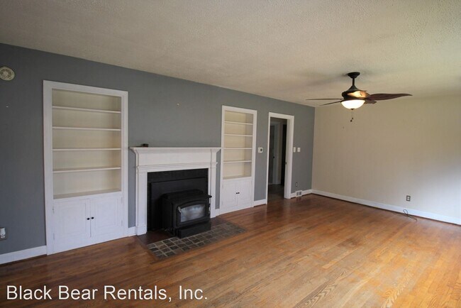 Building Photo - 3 br, 1 bath House - 11 Hibriten Drive