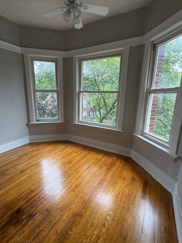 Foto del edificio - 6540 N Lakewood Ave
