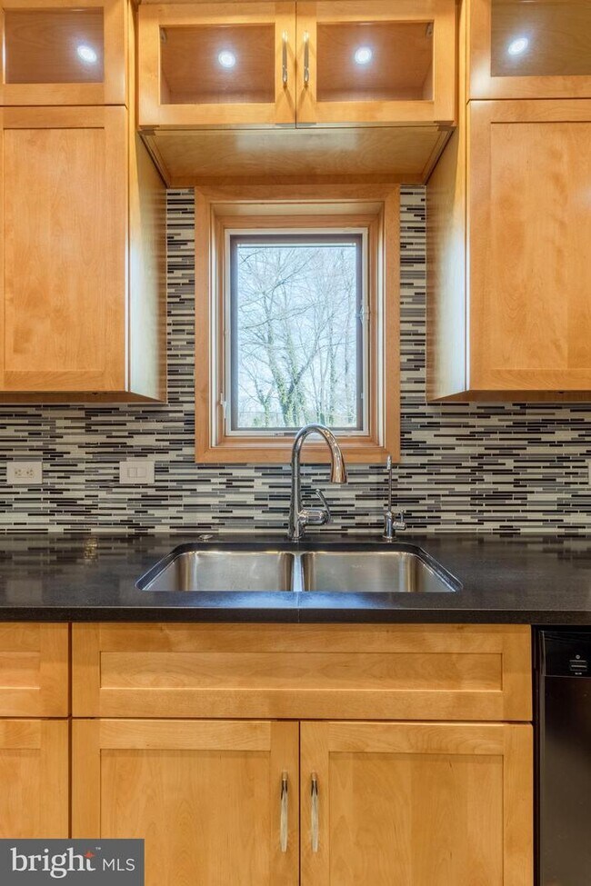 Building Photo - 38 Marsh Woods Ln
