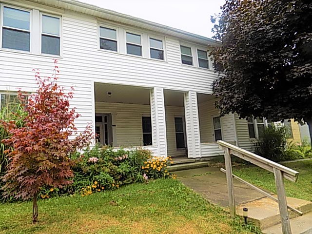 Primary Photo - 221 W Main St