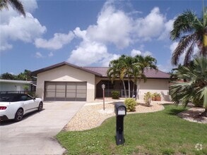Building Photo - 2310 Palm Tree Dr