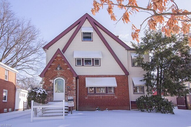 Building Photo - 1509 Sherbrook Rd