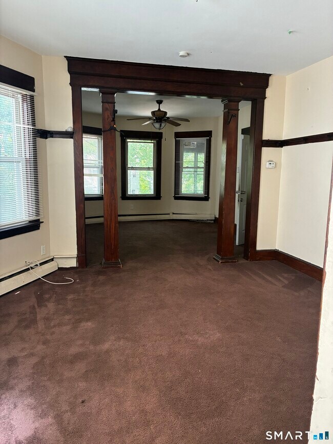 Building Photo - 427-429 Shelton Ave