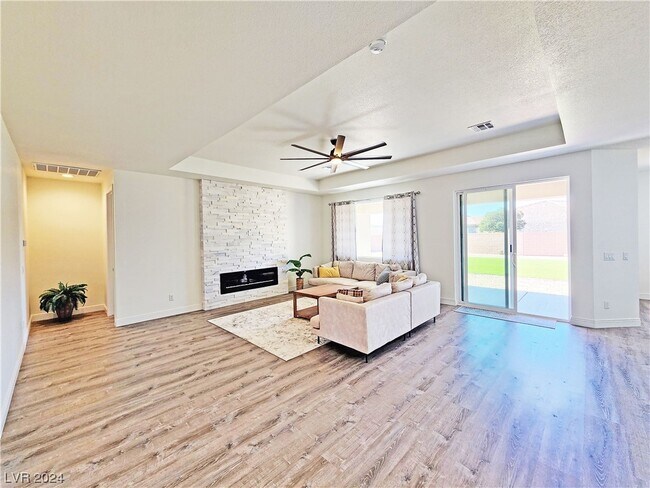 Building Photo - 6660 Stubblefield Dr