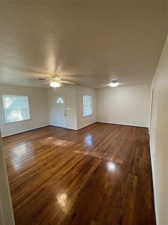 Foto del edificio - 1317 Highland Dr