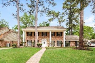 Building Photo - 1702 Corral Dr
