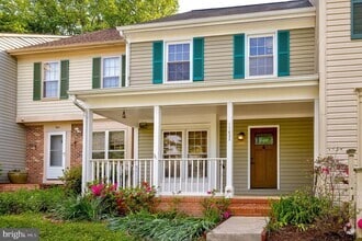 Building Photo - 11633 Pleasant Meadow Dr