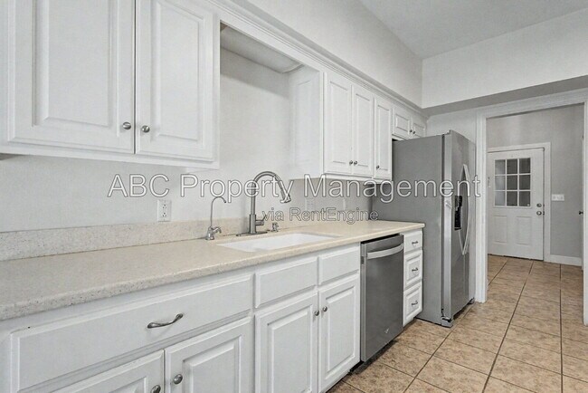 Foto del edificio - 1525 W Deane St