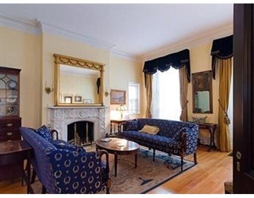 Building Photo - 14 Chestnut St