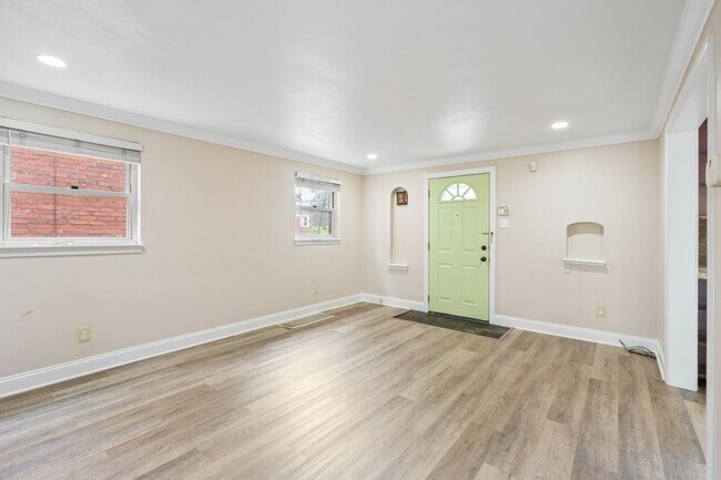 Foto del edificio - Beautiful 3 Bed, 1 Bath in Brentwood - Cen...