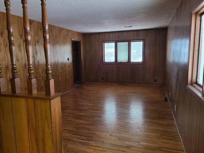 Living room - 702 E 3rd Ave