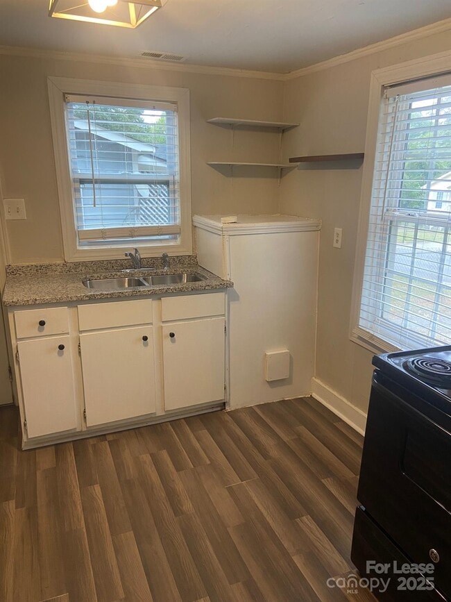 Foto del edificio - 3931 Bearwood Ave