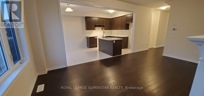 Building Photo - 71 Esther Cres