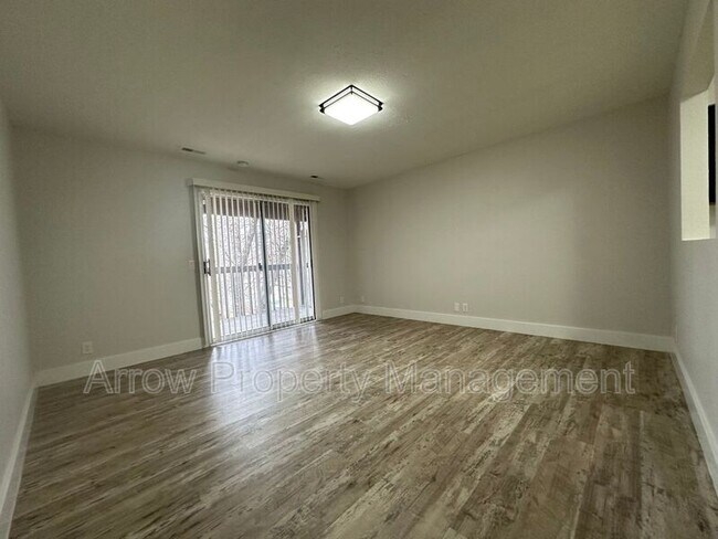 Foto del edificio - 515 W Saunders Ave