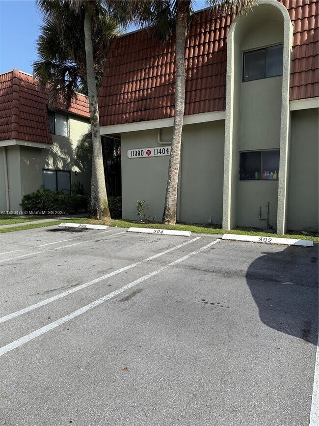 Building Photo - 11392 Royal Palm Blvd