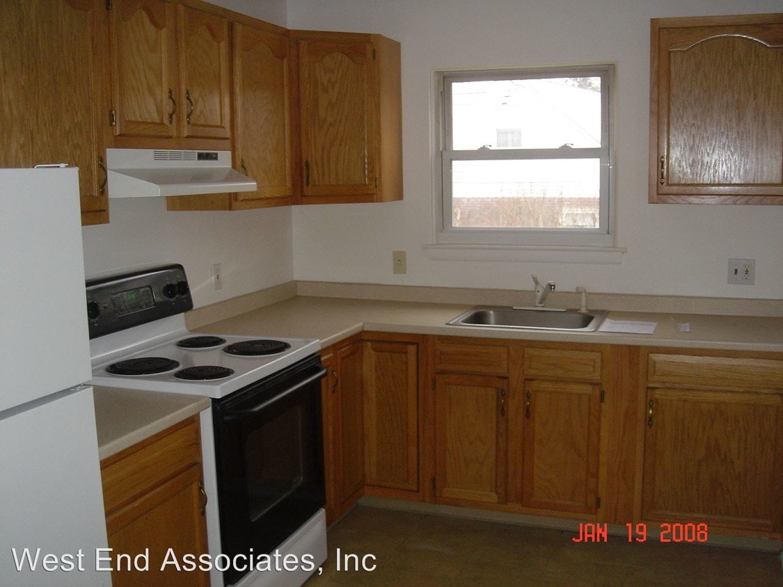Building Photo - 1337 W Livingston St