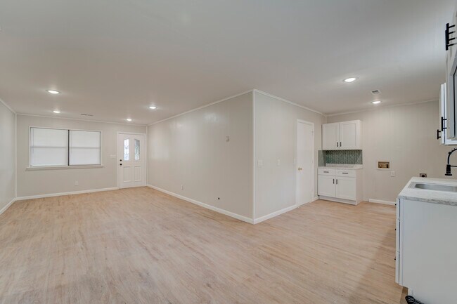 Foto del edificio - 6461 N Double Springs Rd