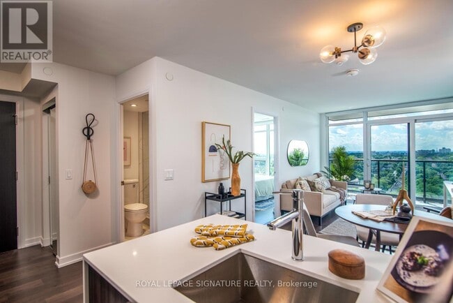 Building Photo - 18 Erskine Ave