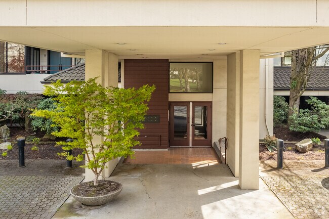 Foto del edificio - Landing Condominiums