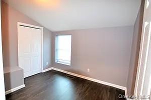 Foto del edificio - 80 Depot Rd