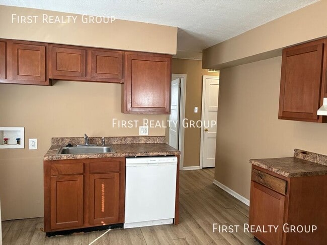 Building Photo - 415 Alexander Dr