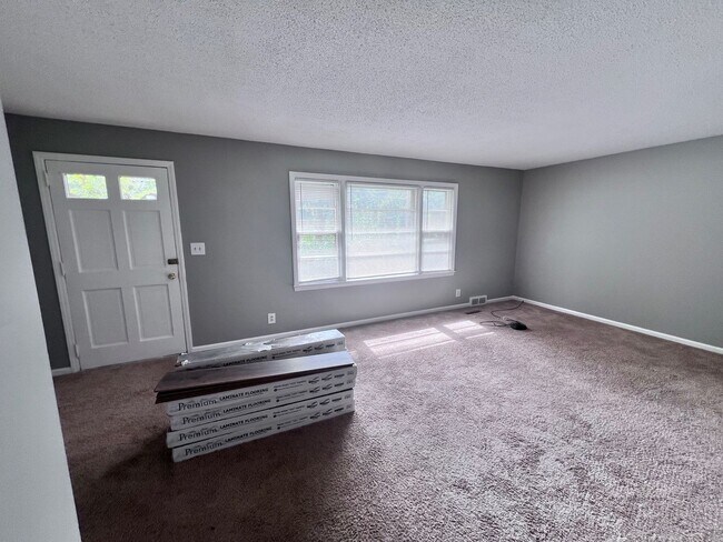 Foto del edificio - FOR RENT WINSTON SALEM