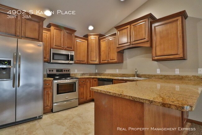 Building Photo - 4902 S Kalen Pl