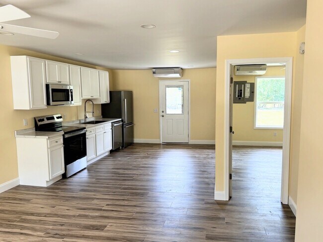 Cocina recién remodelada - Fox Run Apts 963