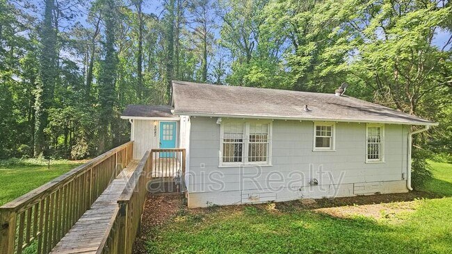 Building Photo - 2087 Trailwood Rd