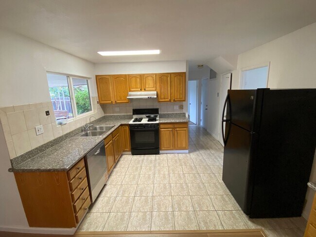 Foto del edificio - Charming 5 bed, 2.5 bath home in San Jose