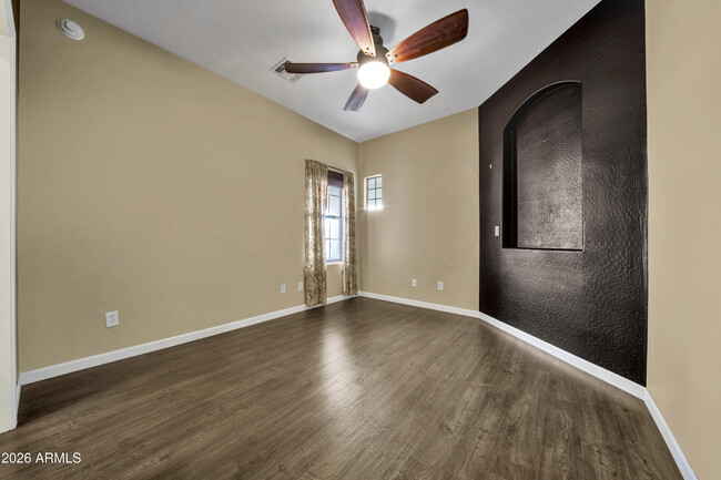 Foto del edificio - 3635 N 132nd Dr