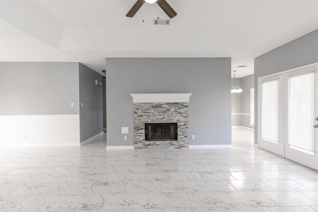 Building Photo - 19106 Lookout Mountain Ln