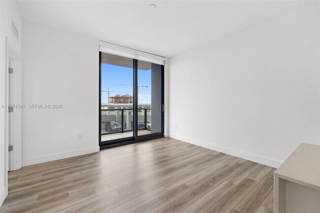 Foto del edificio - 101 Diplomat Pkwy