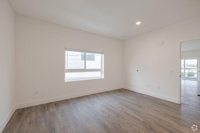Interior Photo - 12401 Matteson Ave