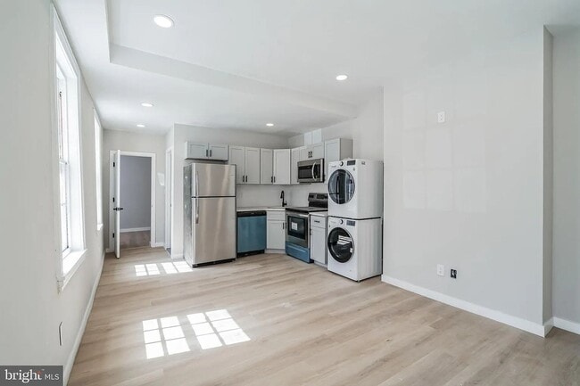 Building Photo - Bright 1 bed in the heart of fairmount