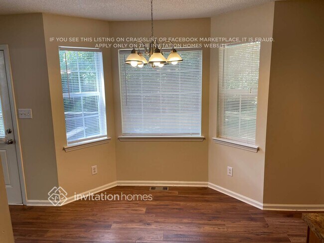 Building Photo - 2244 Redwood Dr