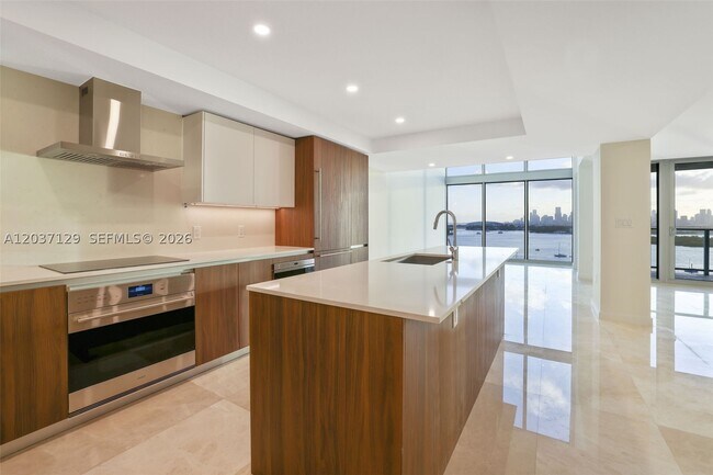 Foto del edificio - 1500 Bay Dr E