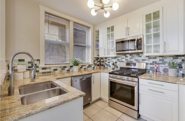 Foto del edificio - 1628 W Columbia Ave