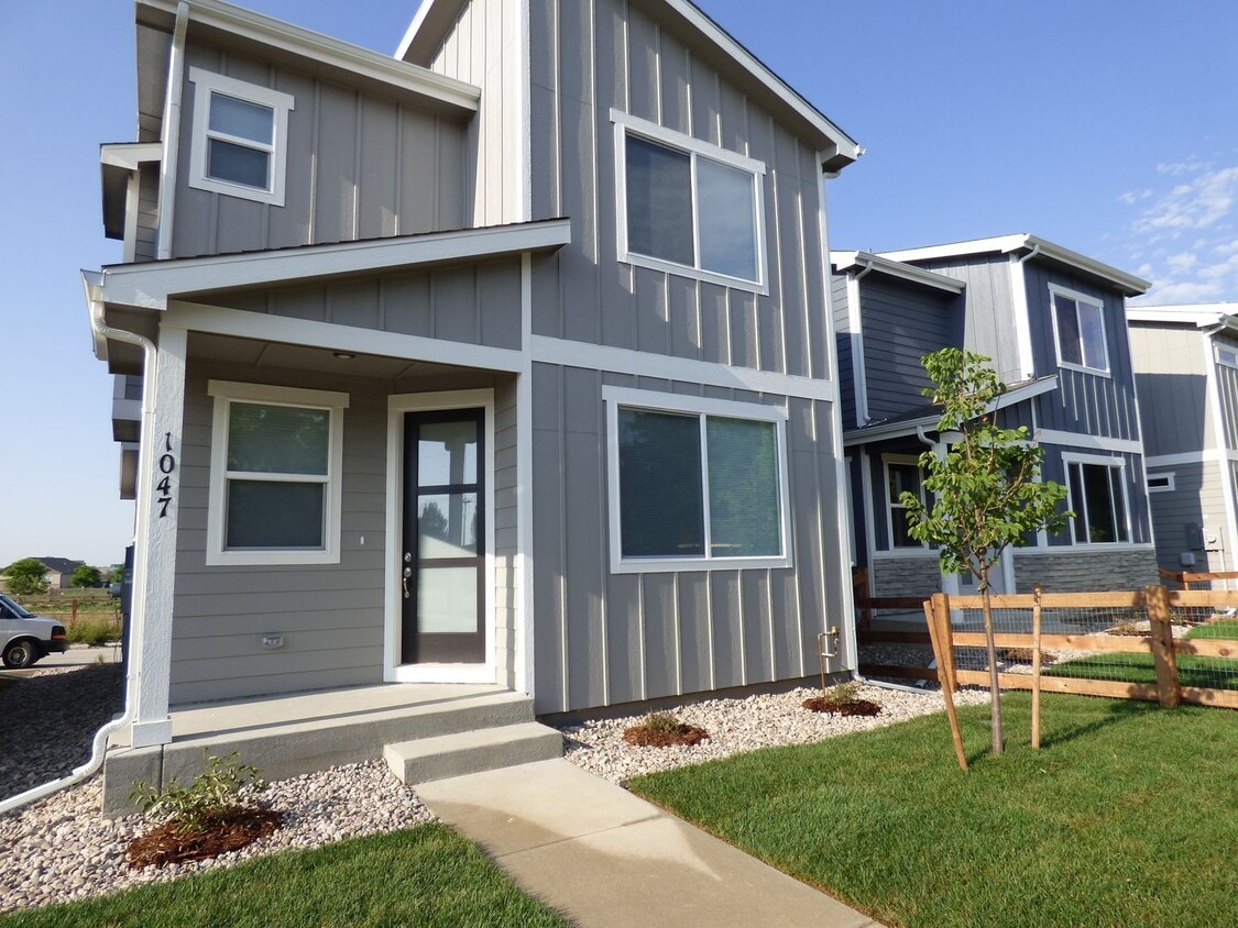 Merry Christmas! This home is available now, with December rent free! - Maintenance Free, Brand New Construction