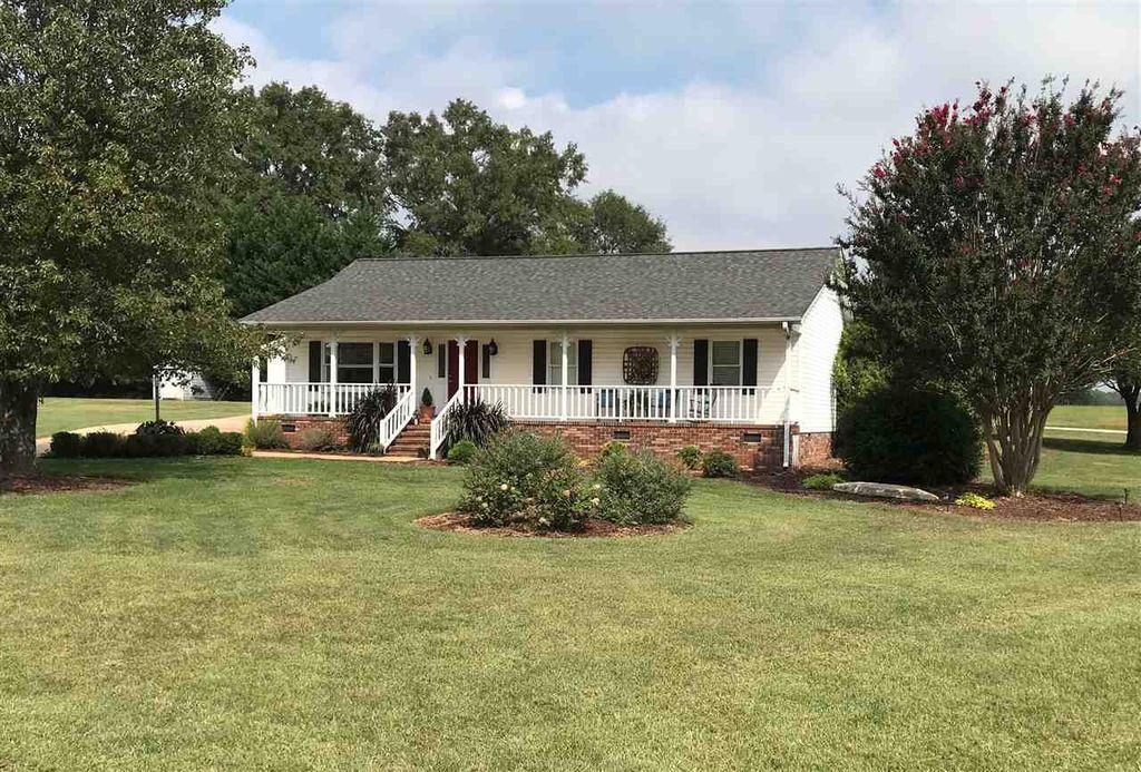 Primary Photo - 104 Crossgate Drive