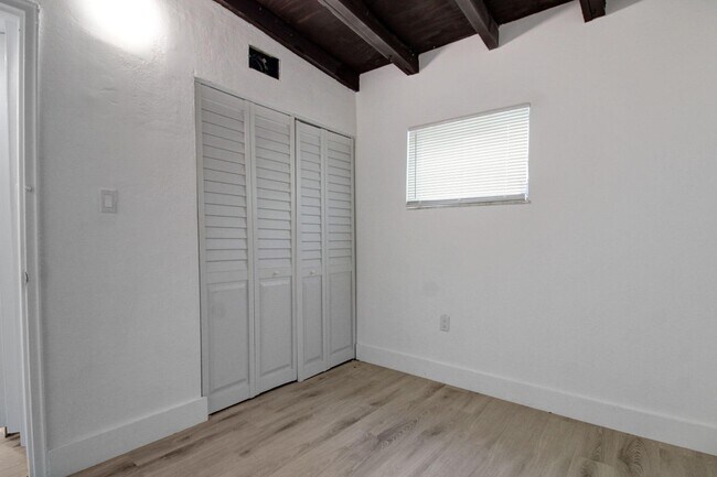 Building Photo - 14215 NW 22nd Ct