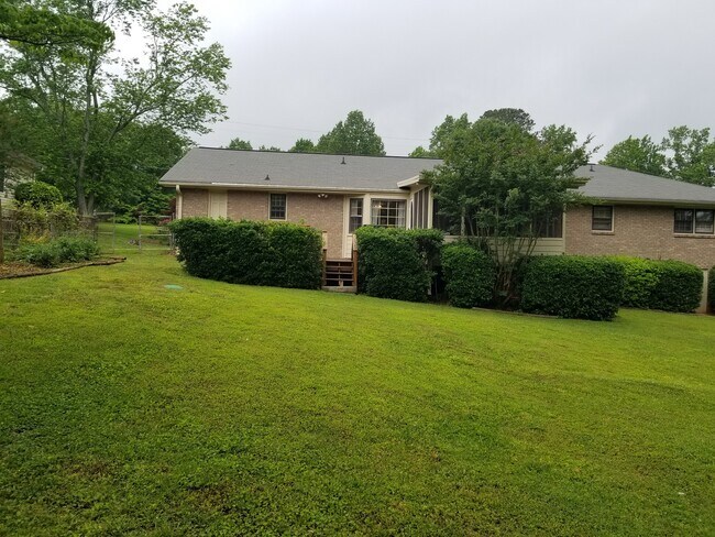 Building Photo - 5953 Four Winds Dr SW