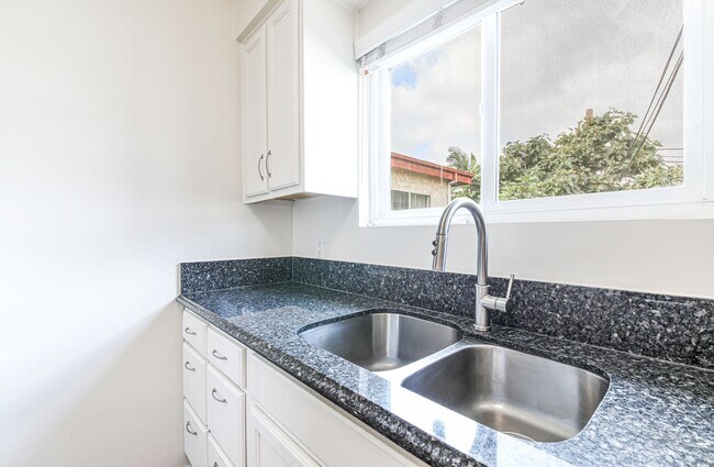 Foto del edificio - 1801 N Harvard Blvd