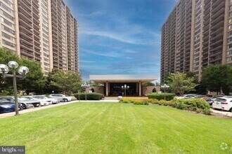 Building Photo - 3705 S George Mason Dr