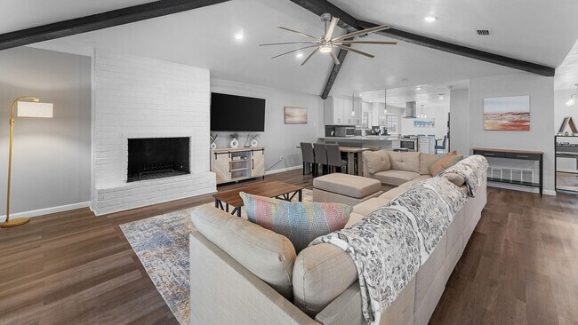 Building Photo - 6314 Senators Dr