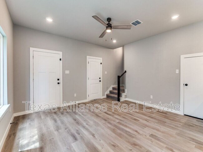 Foto del edificio - 3628 Frazier Ct