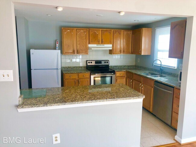 Foto del edificio - 5 br, 3 bath House - 16741 Sioux Ln